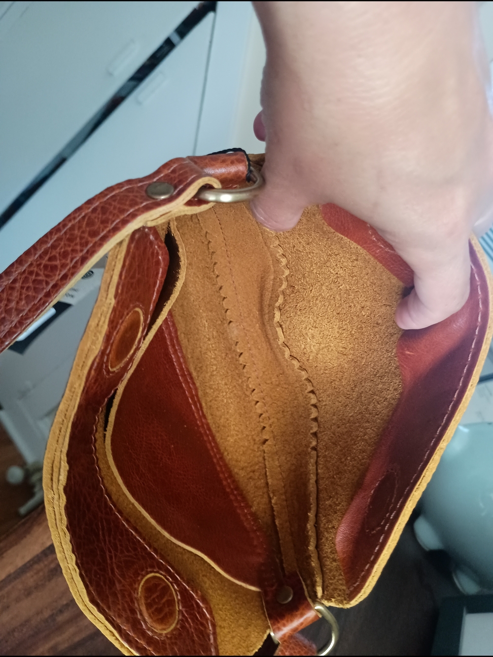 Portland Leather Sienna Small Koala Crossbody Bag - Picture 3 of 3